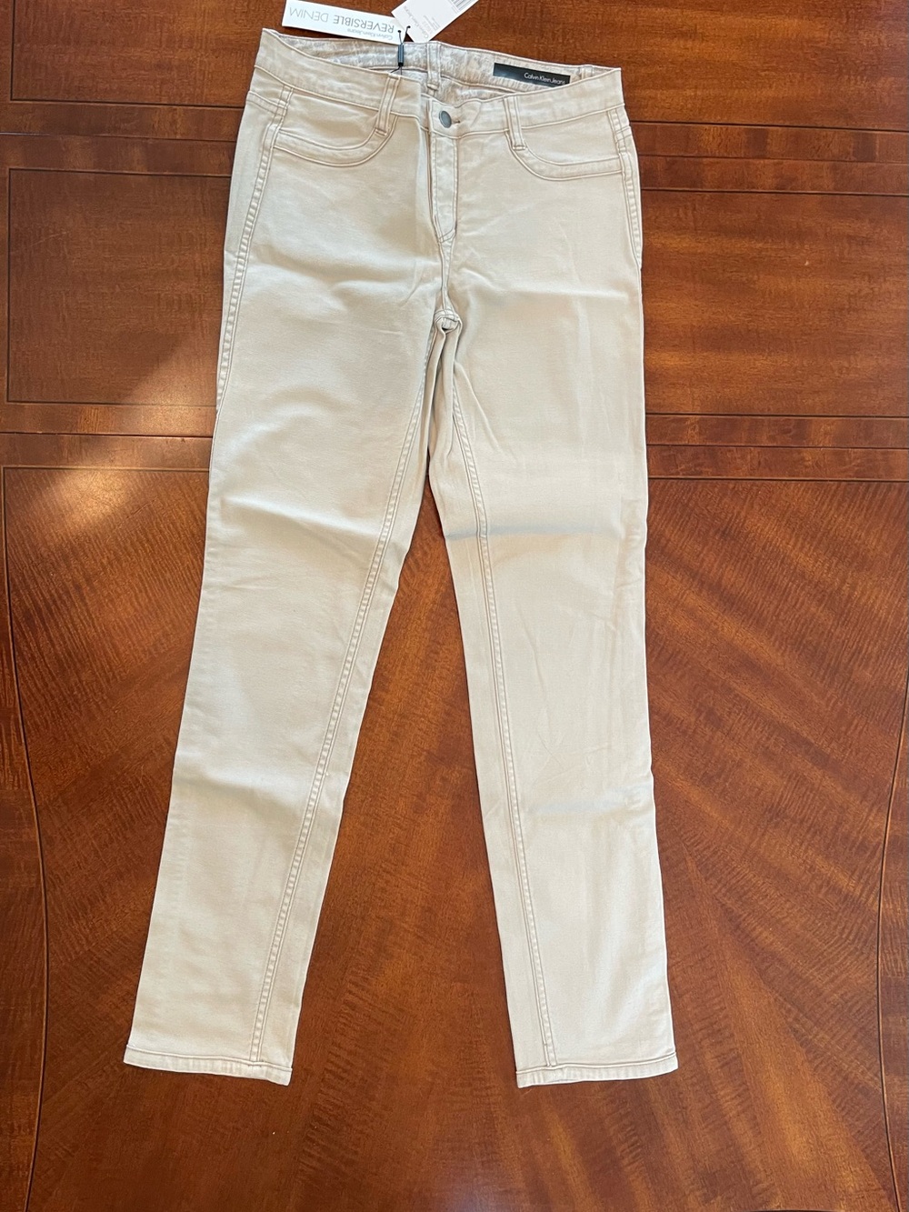 Calvin Klein Jeans Women's Reversible Light Gray Skinny Sz 10/32 NWT